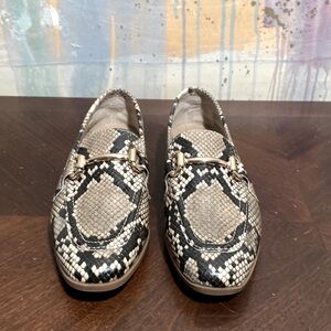 Steve Madden Loafers Change/Chan1 Snake Print Top Flats size 6M New Other